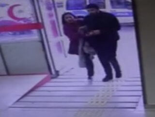 Dini nikahlı eşini sırtından bıçakladı, pişman olup hastaneye götürdü