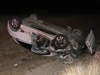 Polis aracına çarpan otomobil takla attı: 4 yaralı