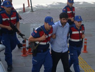 Babasını, eşini ve 2 çocuğunu öldürdü, tahliyesini istedi