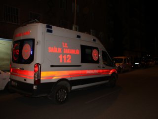 Evdeki parayla uyuşturucu alan eşini bıçakladı