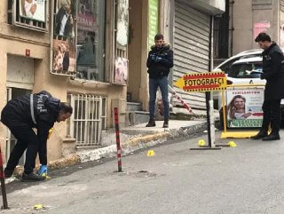 İstanbul'da HDP binası önünde silah sesleri