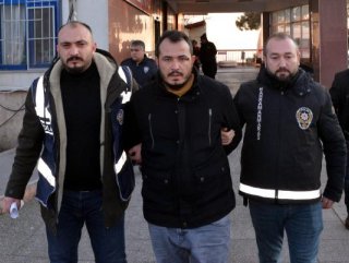 Birlikte alkol aldığı arkadaşını kalbinden bıçakladı