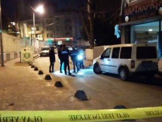 Beyoğlu'nda iki grup arasında silahlı çatışma: 3 yaralı