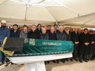 Erol Olçok'un annesi toprağa verildi