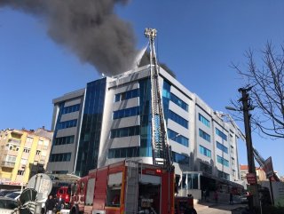 İzmir'de özel bir hastanede yangın çıktı