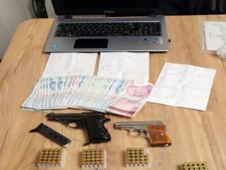 İzmir merkezli yasa dışı bahis operasyonu: 28 gözaltı