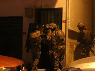 İstanbul'da silahlı suç örgütüne şafak operasyonu
