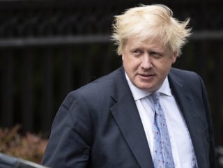 Boris Johnson 11 bakanını değişti