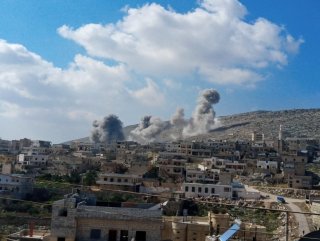 Esad rejimi ve Rus savaş uçakları Halep kırsalını vurdu