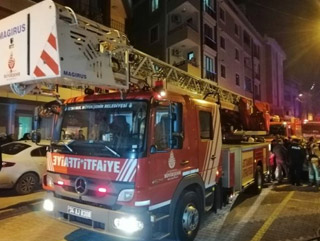 Maltepe'de elektrikli battaniyeden yangın çıktı