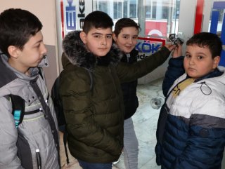 Dershane öğrencilerini çıkarıp, kapıya kilit vurdular