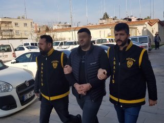 Oğlunun akülü aracı için baz istasyonundan akü çaldı