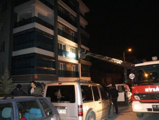 Ankara'da bir apartmanda yangın çıktı
