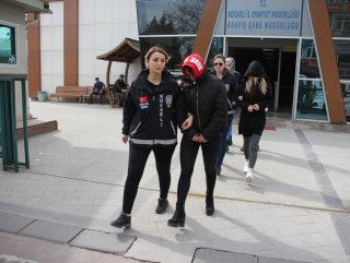 Kocaeli'de fuhuş operasyonu: 8 gözaltı