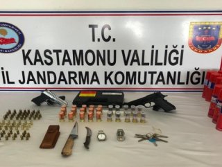 Kastamonu'da tabutta silah saklayan zanlı yakalandı