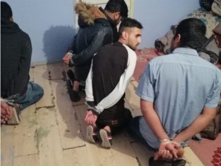 Fatih'te mültecileri gasbeden sahte polisler yakalandı