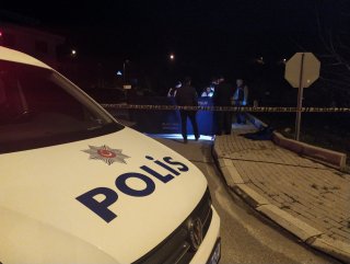 Bir anda yere yığılan şahsın öldürüldüğü tespit edildi