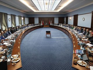 AK Parti'de MYK ve MKYK toplantıları ertelendi