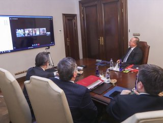 Çavuşoğlu'ndan büyükelçilerle telekonferans görüşmesi