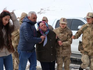 Van'da şehit aileleri çığ bölgesini ziyaret etti