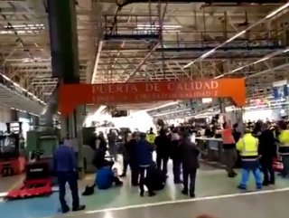 İspanya'da Mercedes fabrikasında koronavirüs grevi