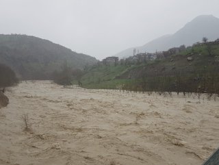 Şırnak'ta sağanak yağış sonrası çay taştı
