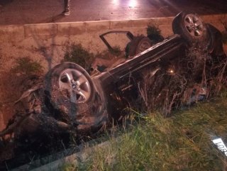 İzmir'de cip takla attı: 1'i ağır 3 yaralı