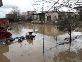 Diyarbakır'da sağanak yağış sonrası evleri su bastı