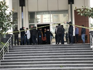 Beylikdüzü’nde maske satışında silahlı kavga: 4 yaralı