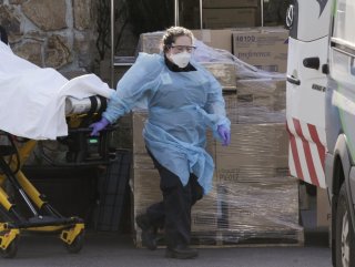 ABD'de son 24 saatte 1047 kişi daha hayatını kaybetti