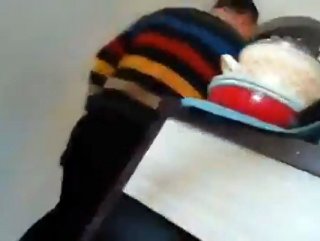 Otel işletmecisi kız öğrencilerin odasını bastı