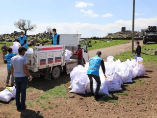 Mardin'de karantinada olan köye gıda yardımı ulaştırıldı