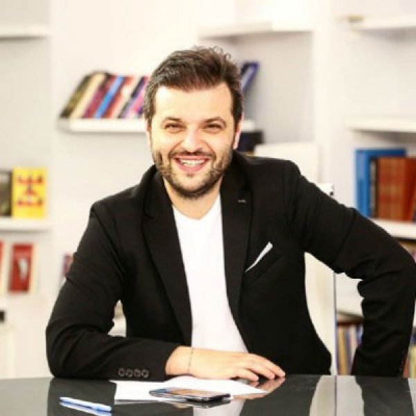 Candaş Tolga Işık'ın yazılarına son verildi