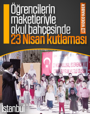 Öğrencilerin maketleriyle okul bahçesinde 23 Nisan kutlaması