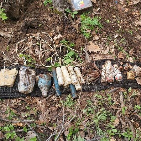 Hakkari'de PKK'ya ait silah ve mühimmat bulundu