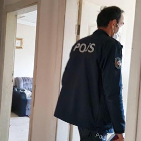 Bursa'da yaşayan kadın evine giren saldırganı bıçakladı