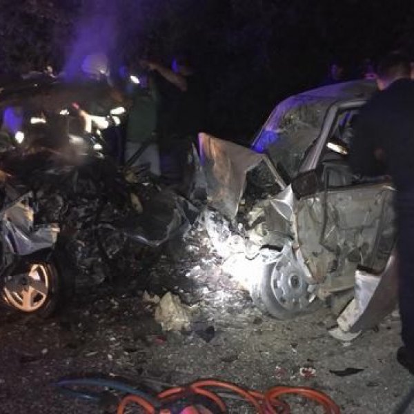 Muğla'da otomobiller kafa kafa çarpıştı: 2 ölü