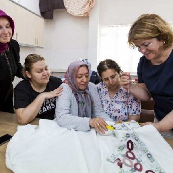 Usta öğreticiler, ek ders ücretlerinin ödenmesini istedi