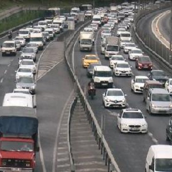İstanbul'da trafik yoğunluğu yüzde 42'ye çıktı