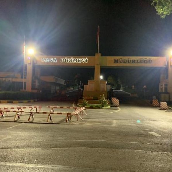 Maltepe'de askeri alanda yangın çıktı