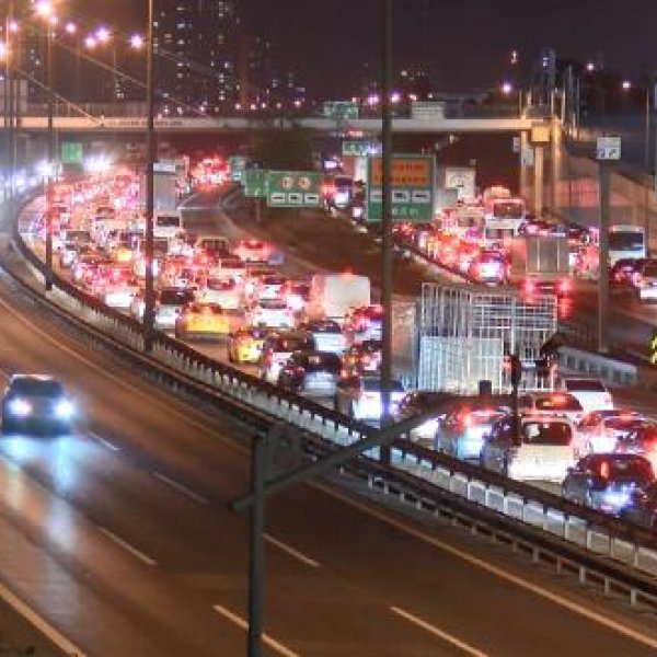 İstanbullular sokağa çıkma yasağına trafikte yakalandı