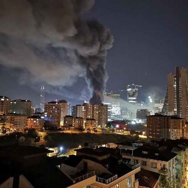 Ümraniye'de bir şantiyede yangın çıktı: 1 ölü