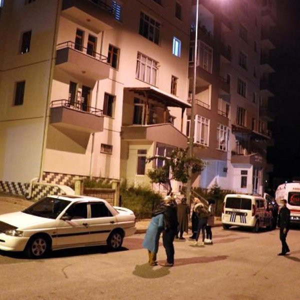 Bayramlaşmaya gittikleri akrabalarının ölüsünü buldular