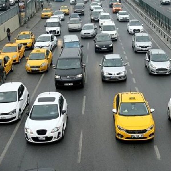 Trafik sigortasında yapılan artış yarı yarıya düşürüldü
