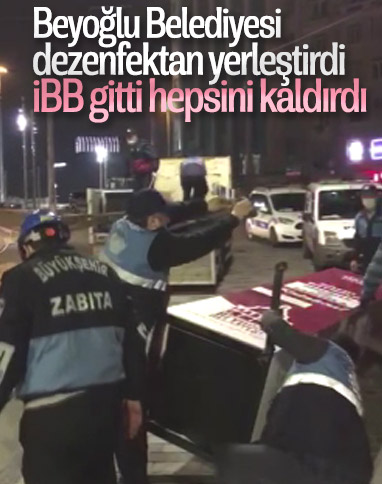İBB ekipleri, Beyoğlu'ndaki maske stantlarını kaldırdı