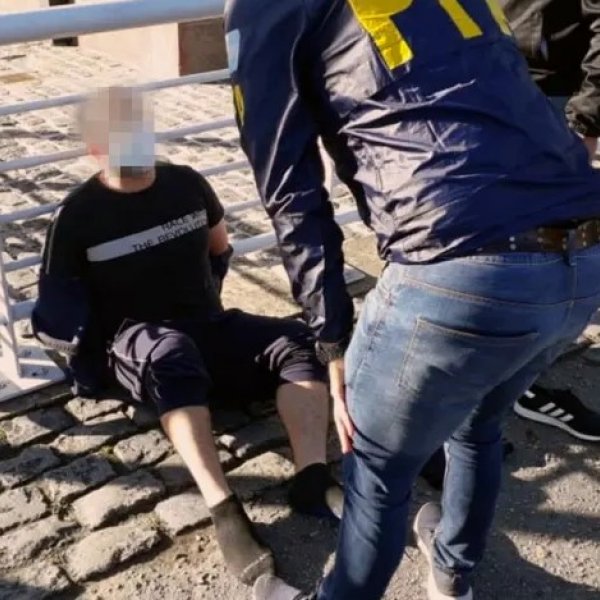 Suç örgütü kurmaktan aranan 2 Türk, Arjantin'de yakalandı