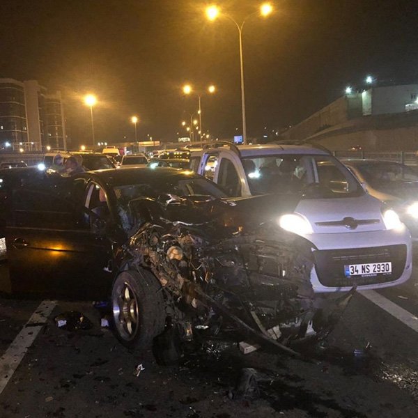TEM'de makas atan sürücü, 6 aracı kazaya soktu