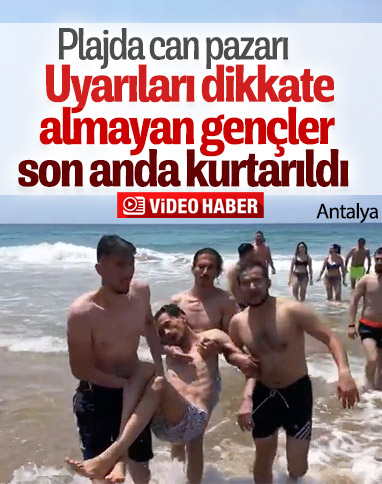 2 genç dalgaların arasında boğulma tehlikesi geçirdi
