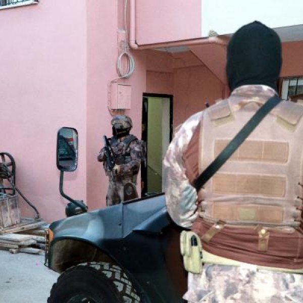 Adana’da terör operasyonu: 10 gözaltı