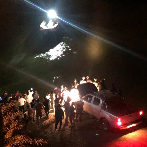 Erzincan'da bir araç nehre düştü: 5 ölü 3 yaralı